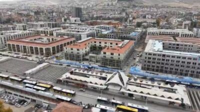 Malatya’da Kura Heyecanı: Konut ve İşyeri Sahipleri Belirleniyor Battalgazi'deki tamamlanan konut ve işyeri projelerinin hak sahipleri, 1 Aralık