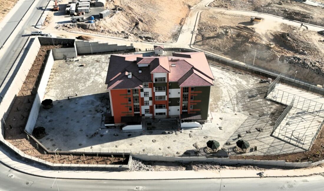 Malatya, 6 Şubat depremlerinin ardından eğitim altyapısını hızla ayağa kaldırıyor.