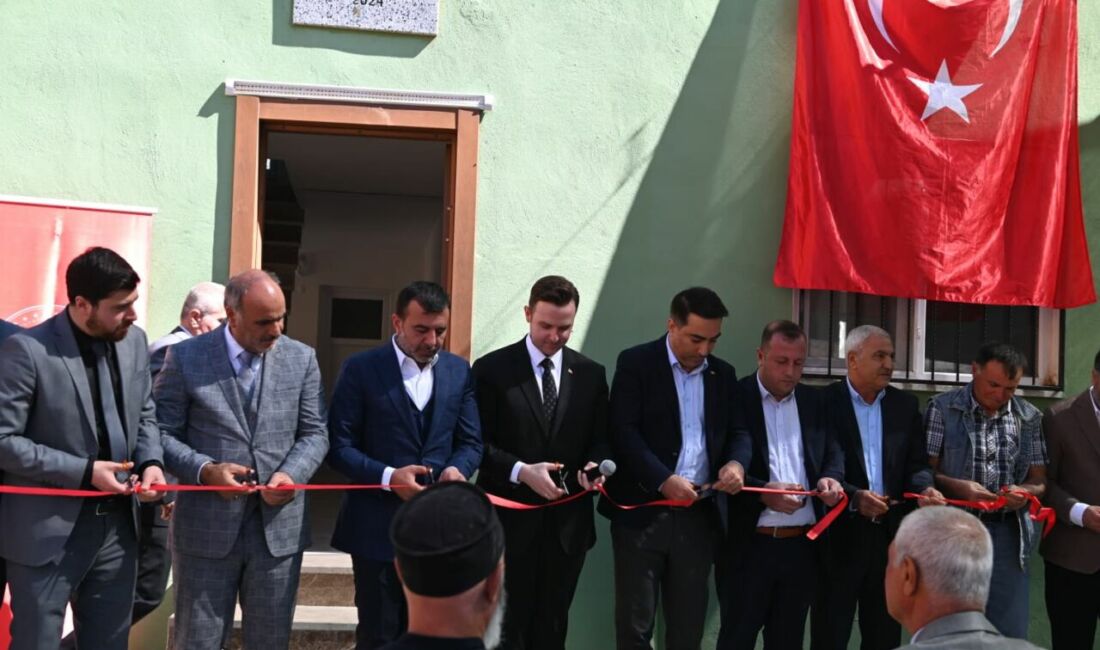 Malatya'nın Pütürge ilçesine bağlı Örencik Mahallesi'nde yapımı tamamlanan yeni cami,