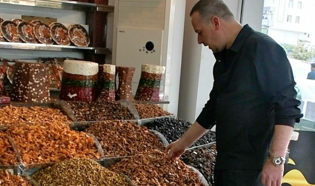 MAGİNDER Başkanı Salih Karademir, Malatya-Elazığ arasındaki "kayısı polemiğine" sert çıkarak,