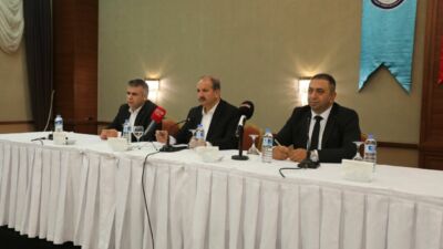 Sağlık-Sen’den Sert Çıkış: “Diplomanın Hakkını İstiyoruz!” Sağlık-Sen Genel Başkanı Mahmut Faruk Doğan, Malatya'da konuştu: İşçi-memur ayrımı