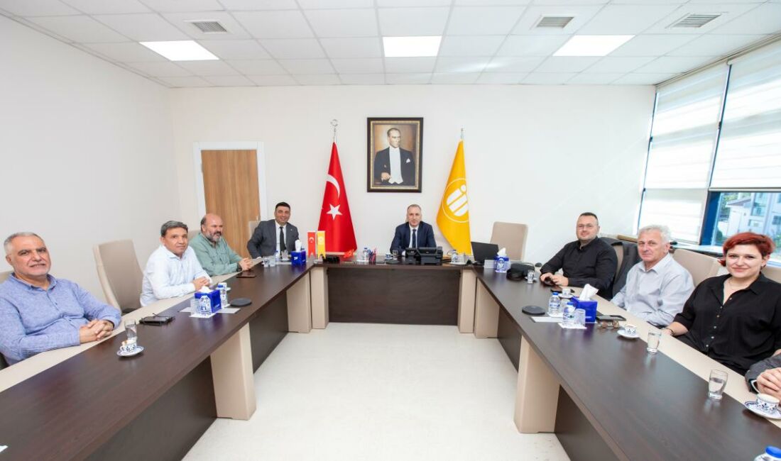 Erasmus öğretim üyesi hareketliliği kapsamında Sırbistan'dan gelen akademisyenler, İnönü Üniversitesi'nde