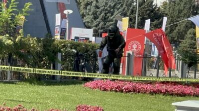 Malatya’da Kongre ve Kültür Merkezi önündeki yeşil alanda unutulan şüpheli