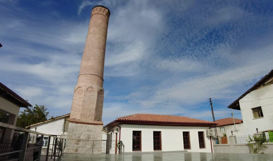 Malatya'nın tarihi sur içindeki önemli yapılarından Vaiz Ocağı Camii ve