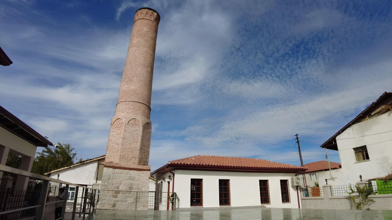 Malatya'nın tarihi sur içindeki önemli yapılarından Vaiz Ocağı Camii ve