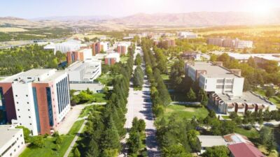 İnönü Üniversitesi’nden Öğrencilere Ulaşım Desteği İnönü Üniversitesi ve Sosyal Yardımlaşma Vakfı iş birliğiyle başlatılan destek