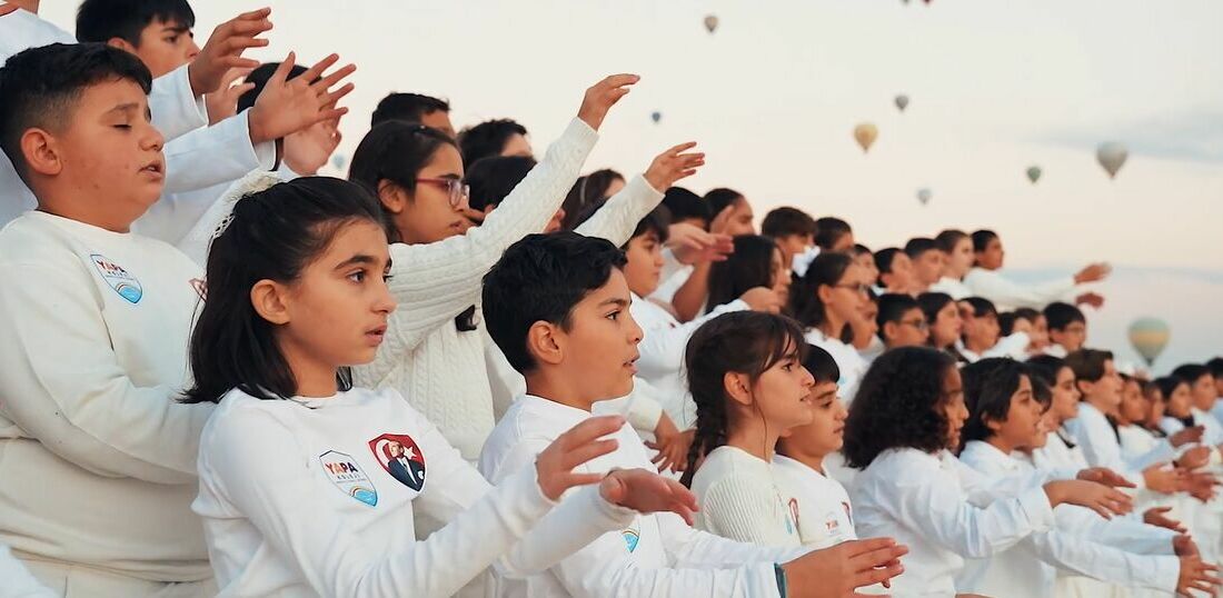 Malatya Yapa Koleji, Cumhuriyetin 102. yılını Kapadokya'nın eşsiz manzarasında, şafakla
