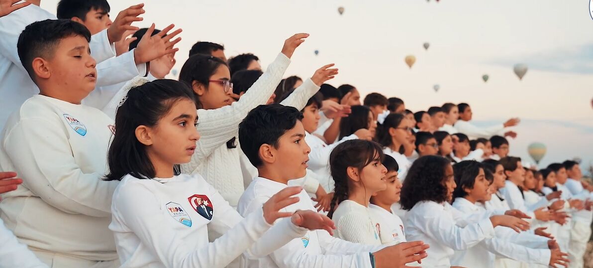 Malatya Yapa Koleji, Cumhuriyetin 102. yılını Kapadokya'nın eşsiz manzarasında, şafakla