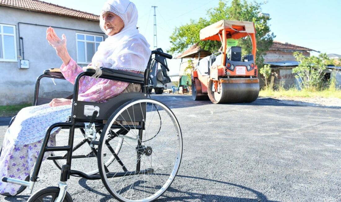 Yeşilyurt Belediyesi, Şahnahan Mahallesi'nde yaşayan 90 yaşındaki tekerlekli sandalyeye bağımlı