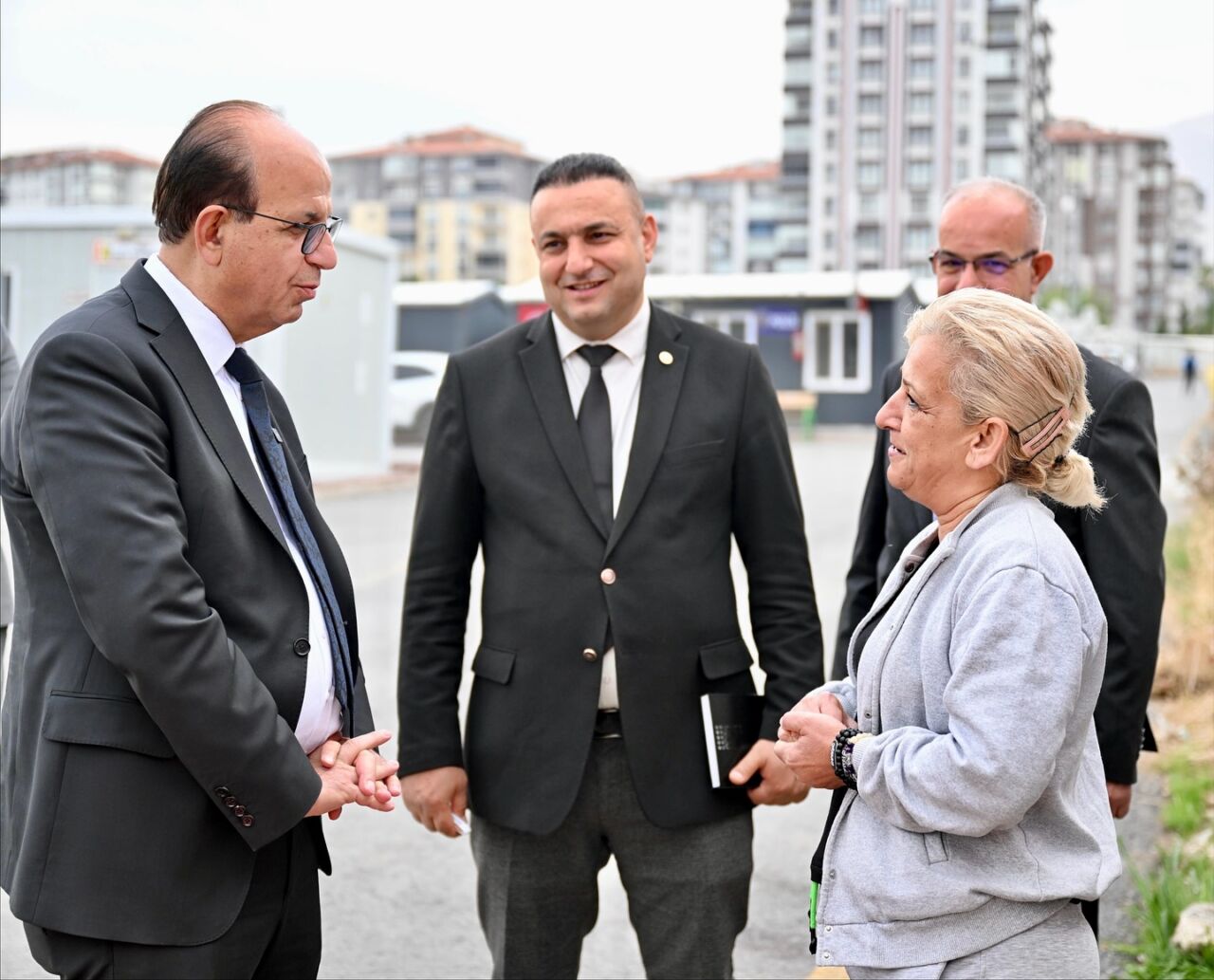 Yeşilyurt Belediye Başkanı Prof. Dr. İlhan Geçit, ilçe genelindeki esnaf
