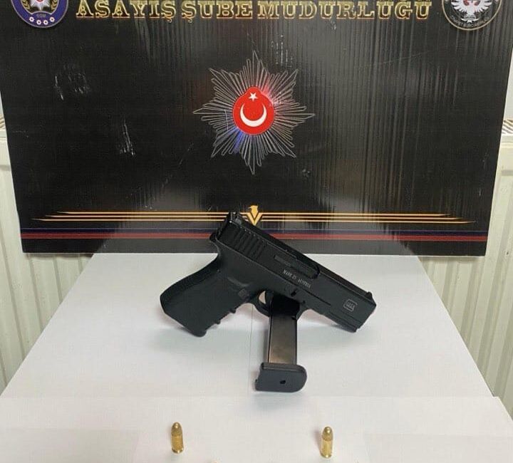 Malatya'nın Battalgazi ilçesinde bir işletme önünde meydana gelen silahlı yaralama