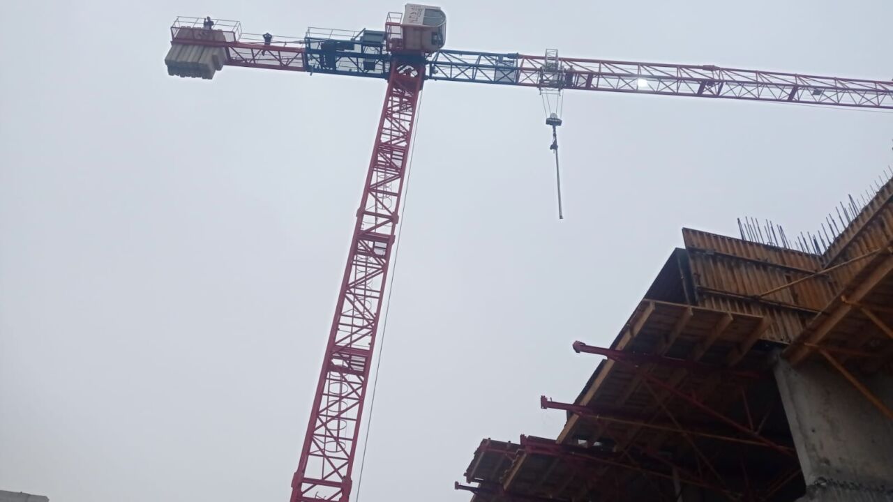 Malatya Yeşilyurt'taki Adliye Lojmanları inşaatında çalışan iki işçi, 3 aydır