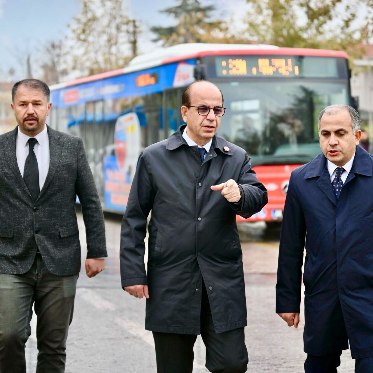 Yeşilyurt Belediye Başkanı Prof. Dr. İlhan Geçit, Yakınca Mahallesi’ndeki kapsamlı