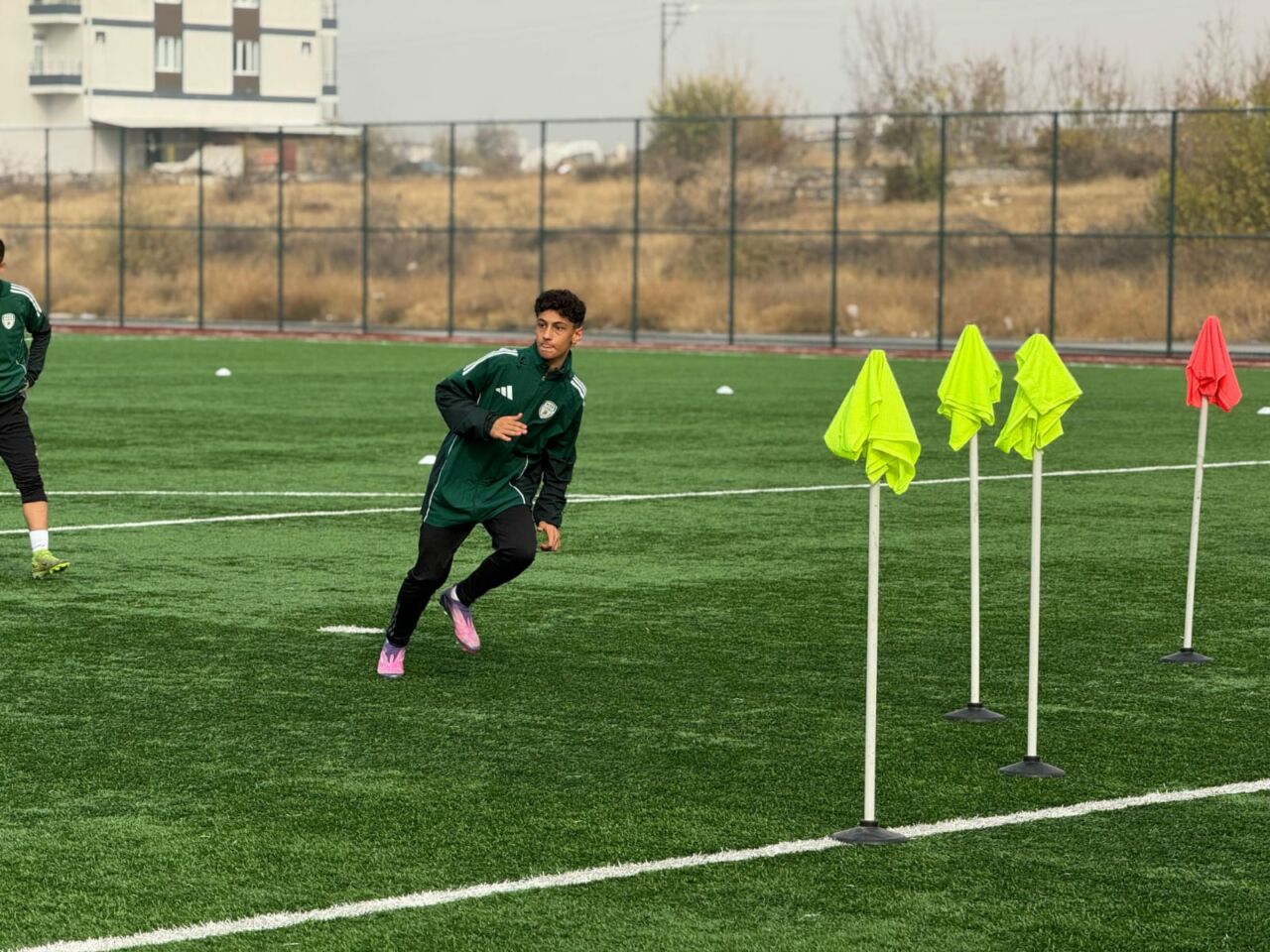 Yeşilyurt Spor Kulübü altyapısının yıldız adaylarından 14 yaşındaki Emir Süleyman