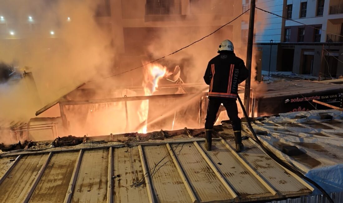Malatya Akpınar Mahallesi’nde çarşı inşaatı bölgesindeki geçici iş yeri konteynerlerinde