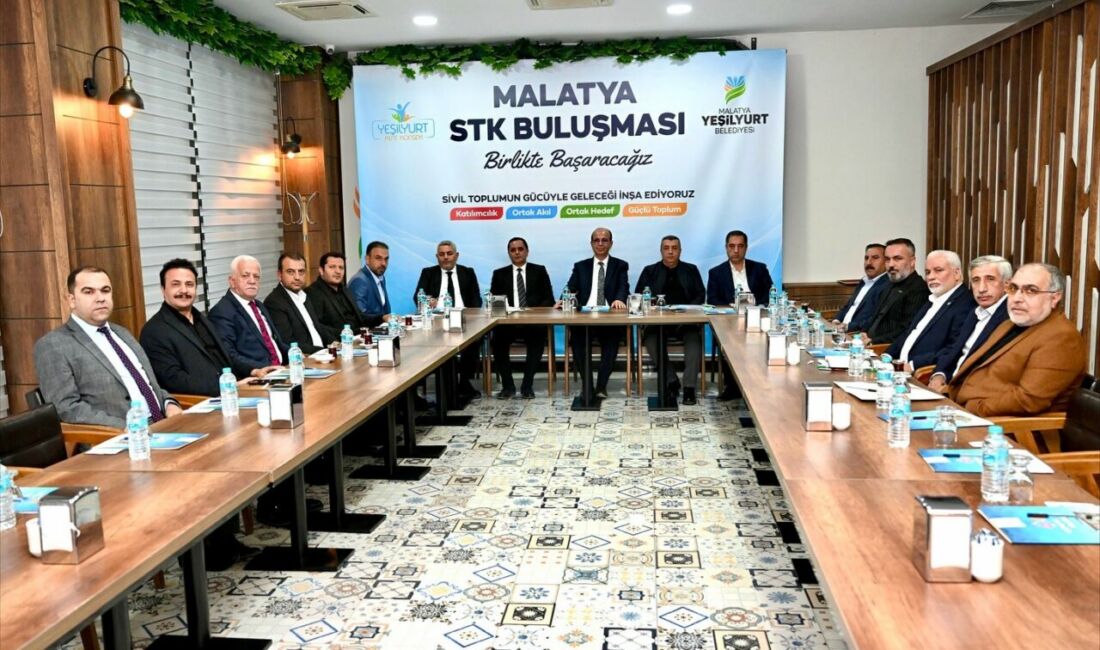 Yeşilyurt Belediye Başkanı İlhan Geçit, iş dünyası temsilcileriyle bir araya