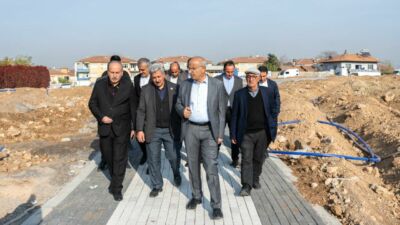 Malatya Büyükşehir Belediye Başkanı Sami Er, Başharık Mahallesi'nde yapımı devam