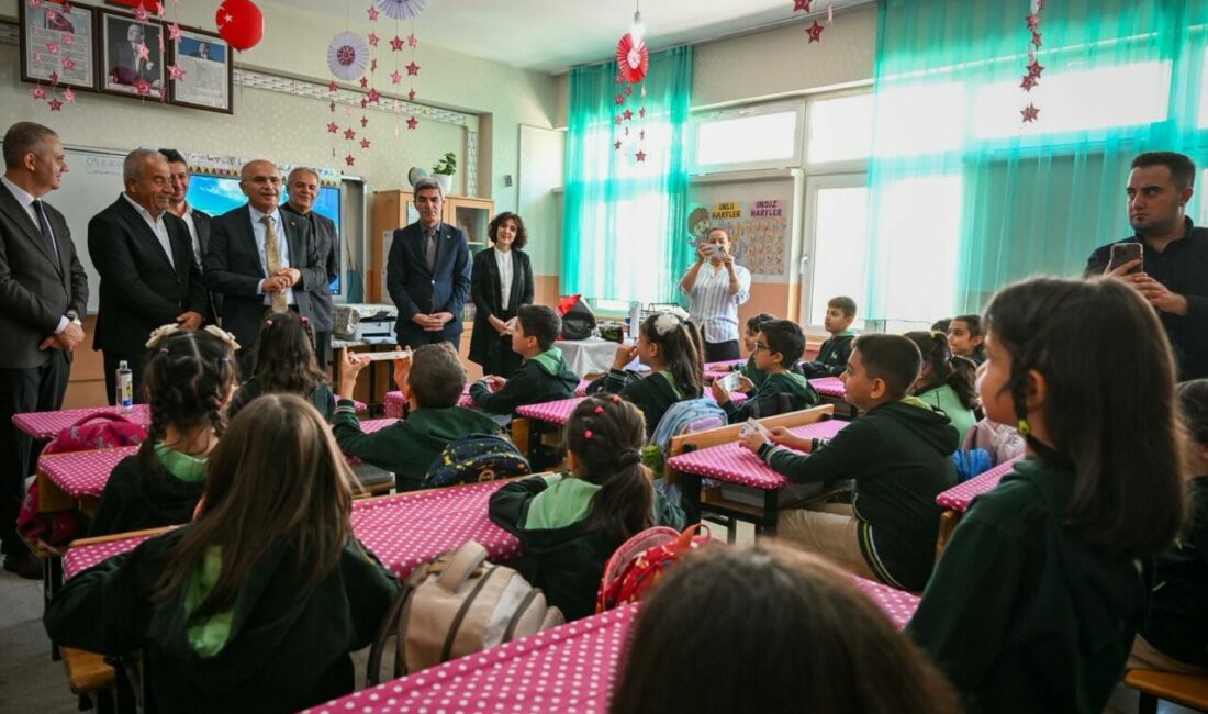 Malatya Büyükşehir Belediye Başkanı Sami Er, Mehmet Emin Bitlis İlkokulu’nu