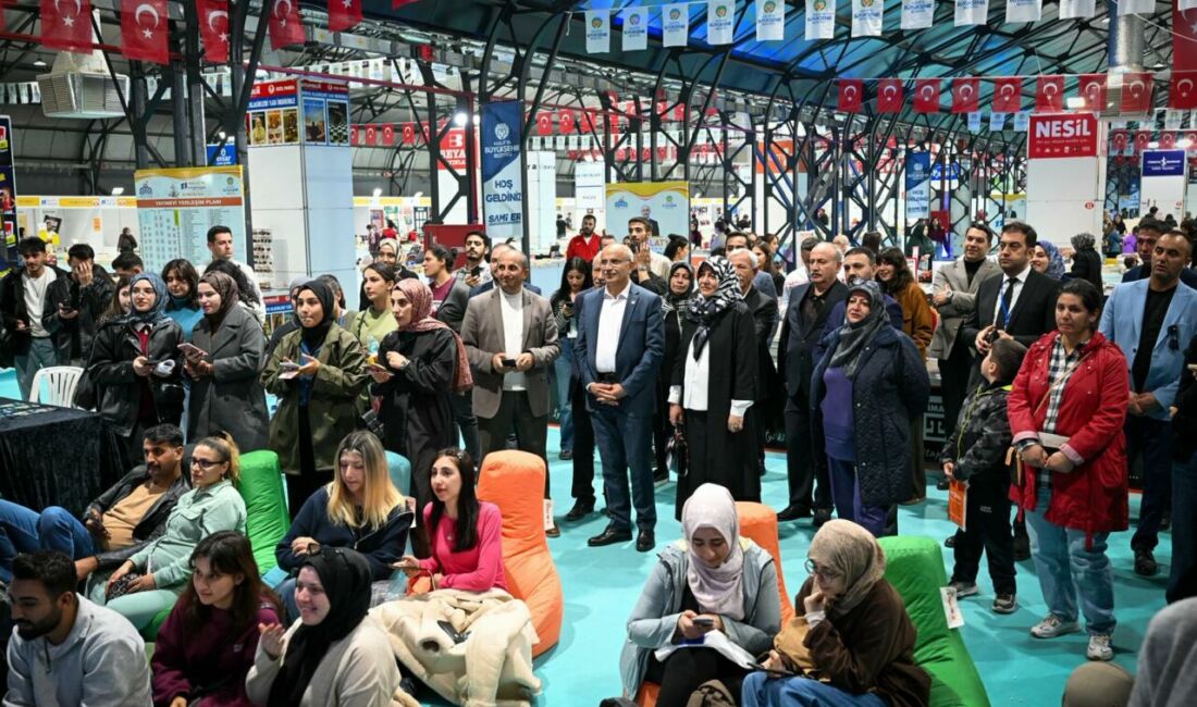 Malatya Büyükşehir Belediye Başkanı Sami Er, eşi Sevgi Er ile