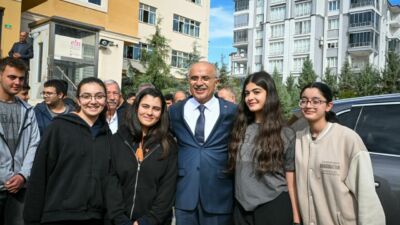 Malatya Büyükşehir Belediye Başkanı Sami Er, Beydağı Anadolu Lisesi ziyaretinde