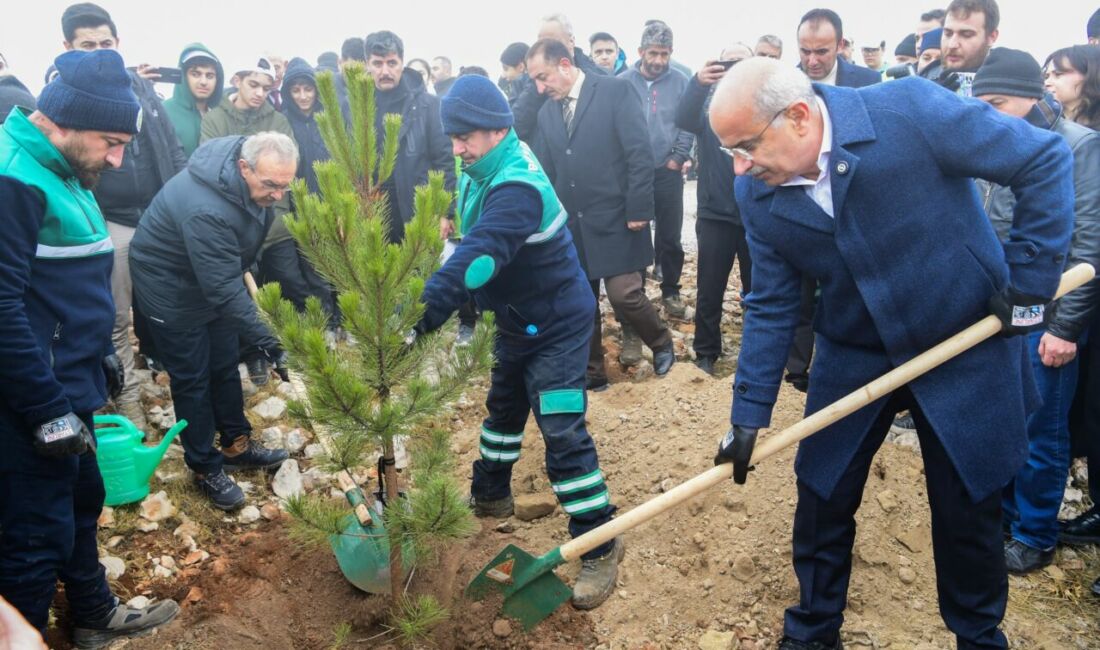 Malatya Büyükşehir Belediyesi, "Bir Fidan Bin Umut" temasıyla Beydağı'nda dev