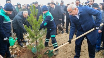 Malatya Büyükşehir Belediyesi, "Bir Fidan Bin Umut" temasıyla Beydağı'nda dev