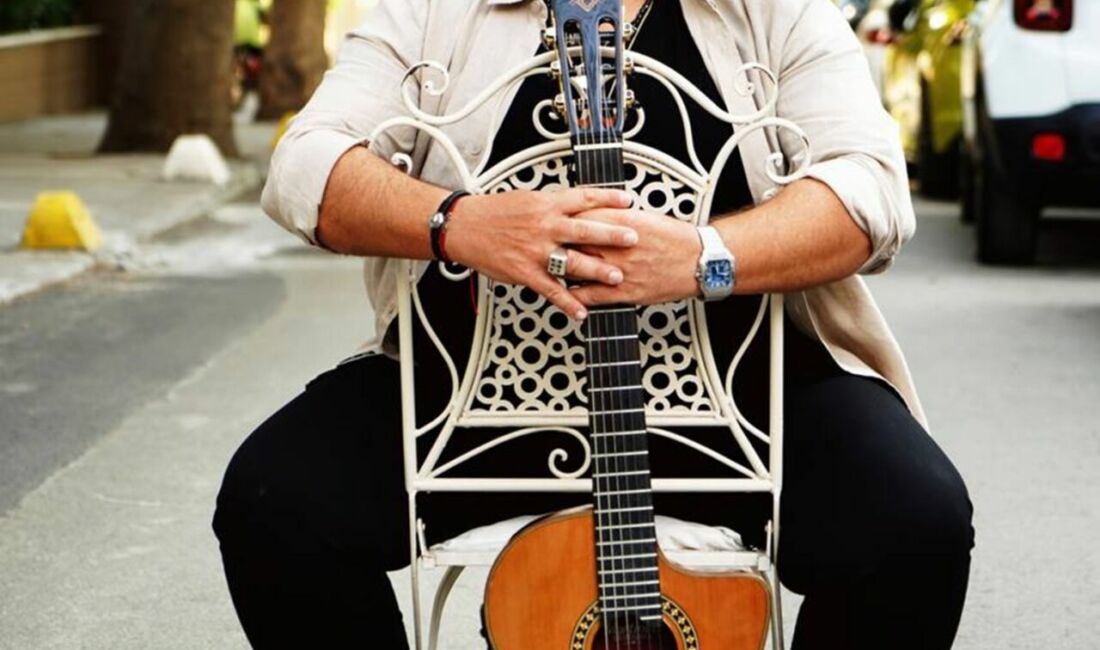 Pop müziğin başarılı sesi Mustafa Akay, Amerika ve Londra konserlerinin