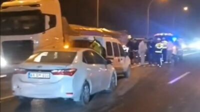 Malatya'daki Beylerderesi Viyadüğü'nde akşam saatlerinde meydana gelen zincirleme trafik kazasında