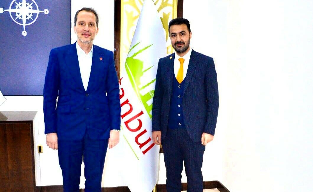 Yeniden Refah Partisi (YRP), "Hilalin Emrinde, Hakikatin İzinde" sloganıyla Ankara'da