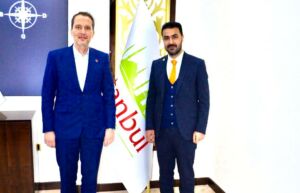 Yeniden Refah Partisi (YRP), "Hilalin Emrinde, Hakikatin İzinde" sloganıyla Ankara'da