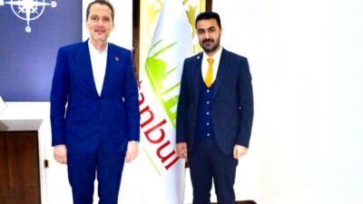 Yeniden Refah Partisi (YRP), "Hilalin Emrinde, Hakikatin İzinde" sloganıyla Ankara'da