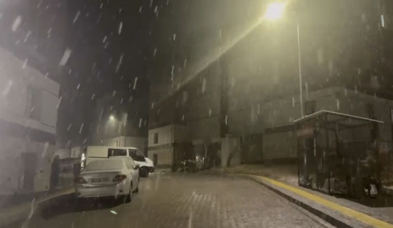 Darende Kar Altında! Ulaşım Aksadı, Yollar Beyaza BüründüDarende'de akşam saatlerinden
