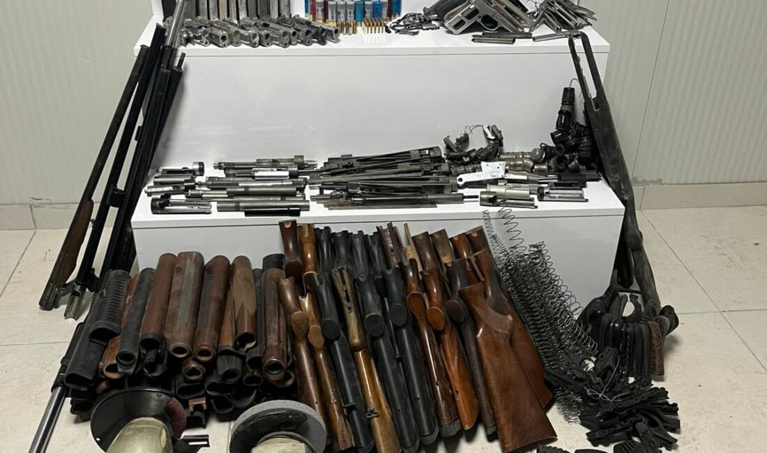 Malatya'nın Doğanşehir ilçesinde polis, ruhsatsız silah bulundurma, onarım ve ticaretine