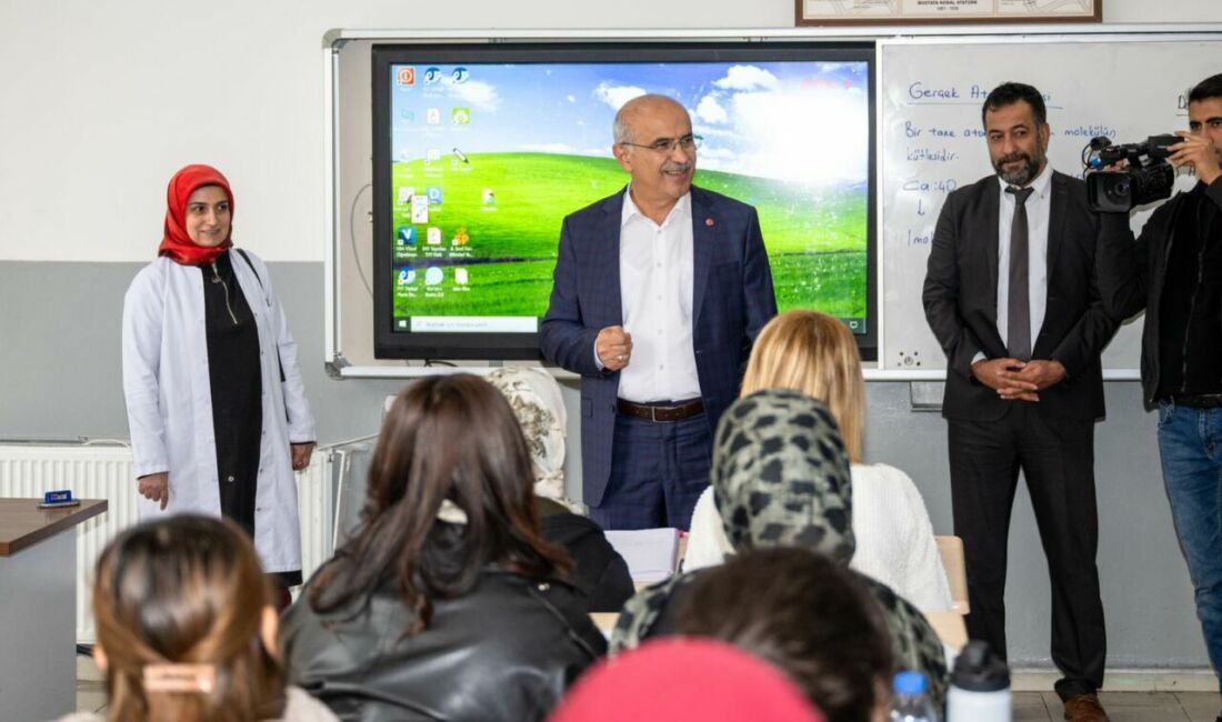 Malatya Büyükşehir Belediye Başkanı Sami Er, üniversite adaylarına müjde üstüne