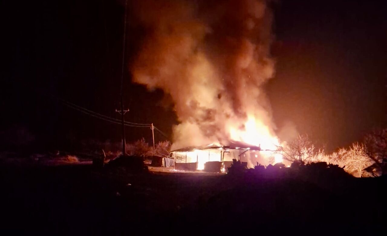 Malatya'nın Hekimhan ilçesine bağlı Kurşunlu Fatih Mezrası'nda çıkan yangın, tek