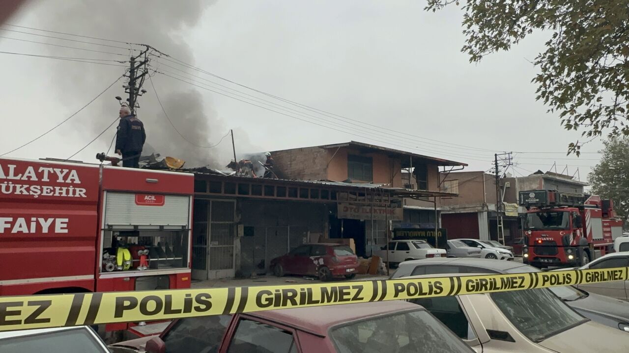Malatya’nın Çavuşoğlu Mahallesi’nde bulunan sanayi sitesinde bir oto kaporta tamircisinin