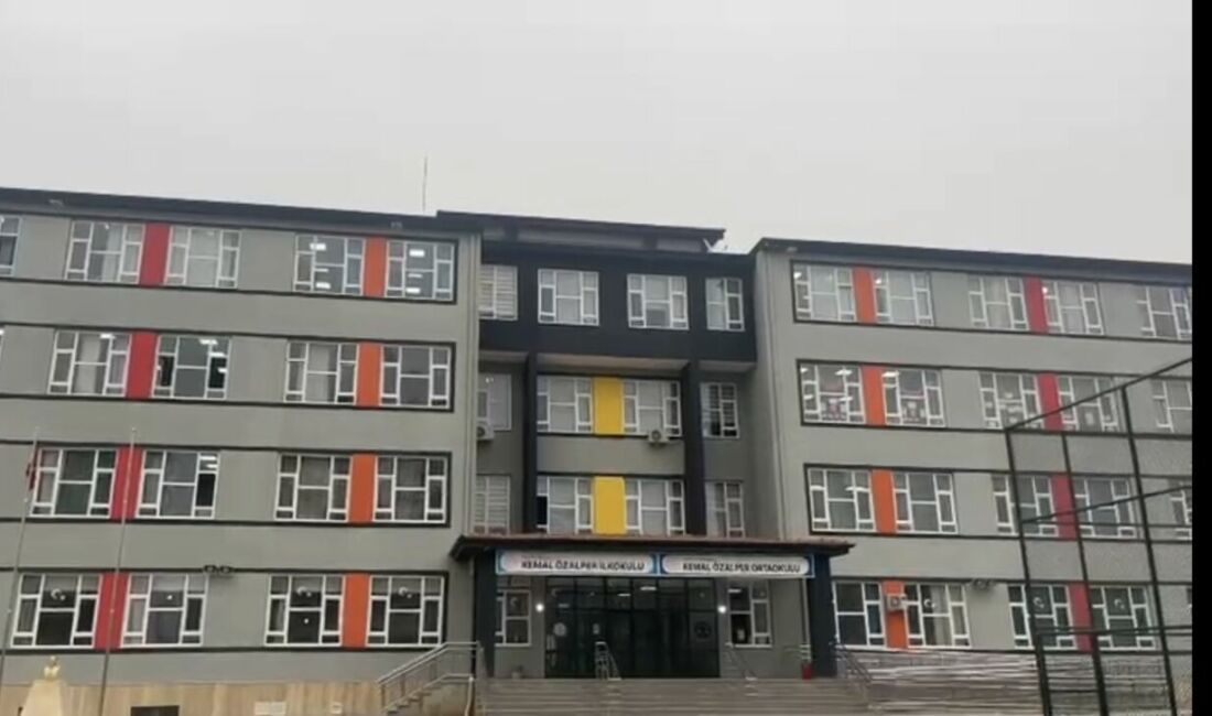 Malatya'daki Kemal Özalper Ortaokulu'nda 7. sınıf öğrencisi olan 12 yaşındaki