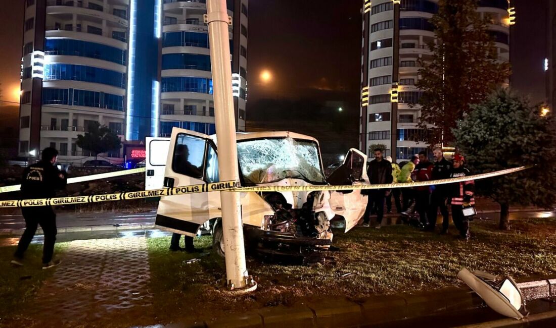 Malatya Çevre Yolu'nda gece yarısı meydana gelen feci trafik kazasında,