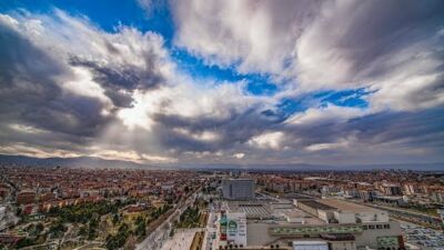 Malatya’da Dönüşüm ve Üretim Seferberliği Sürüyor Malatya, 18 Nisan 2026 itibarıyla hem fiziksel yeniden yapılanma hem
