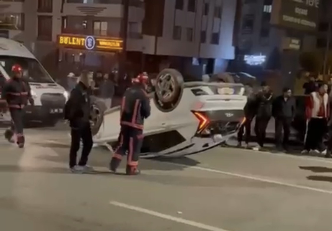 Malatya'nın Yeşilyurt ilçesindeki Altın Kayısı Bulvarı üzerinde gece geç saatlerde
