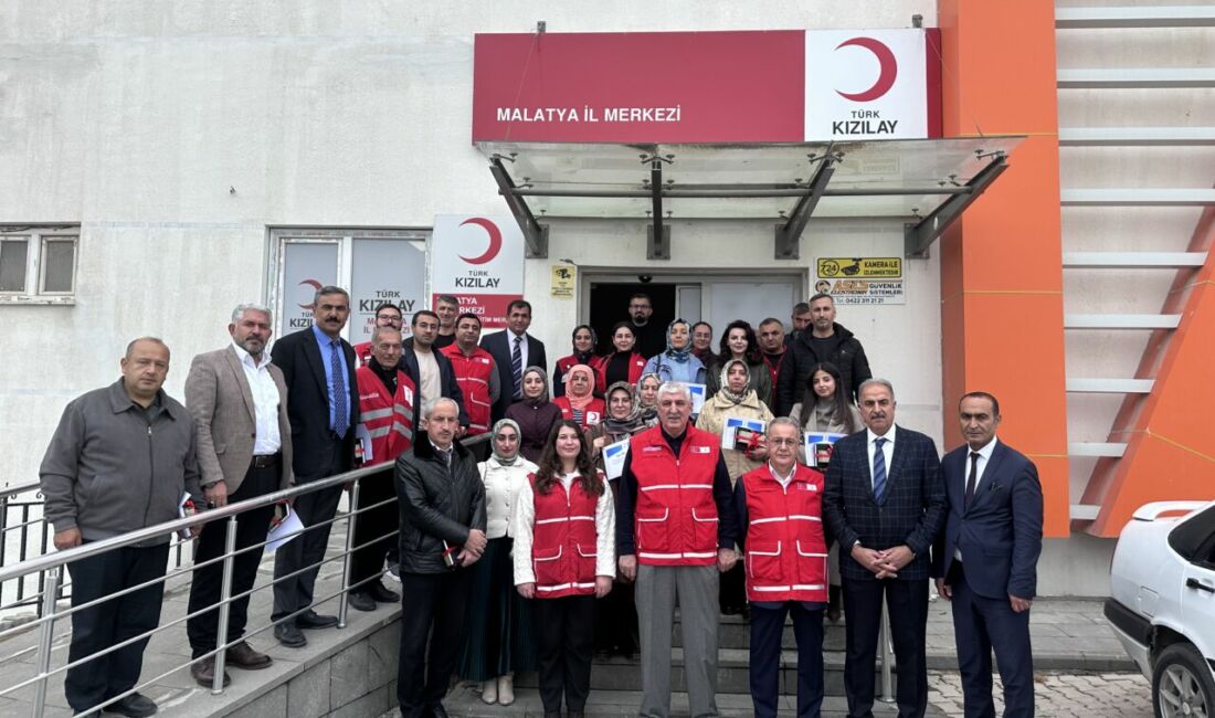 Kızılay Malatya Şubesi, Öğretmenler Günü dolayısıyla kentte görev yapan eğitimcileri
