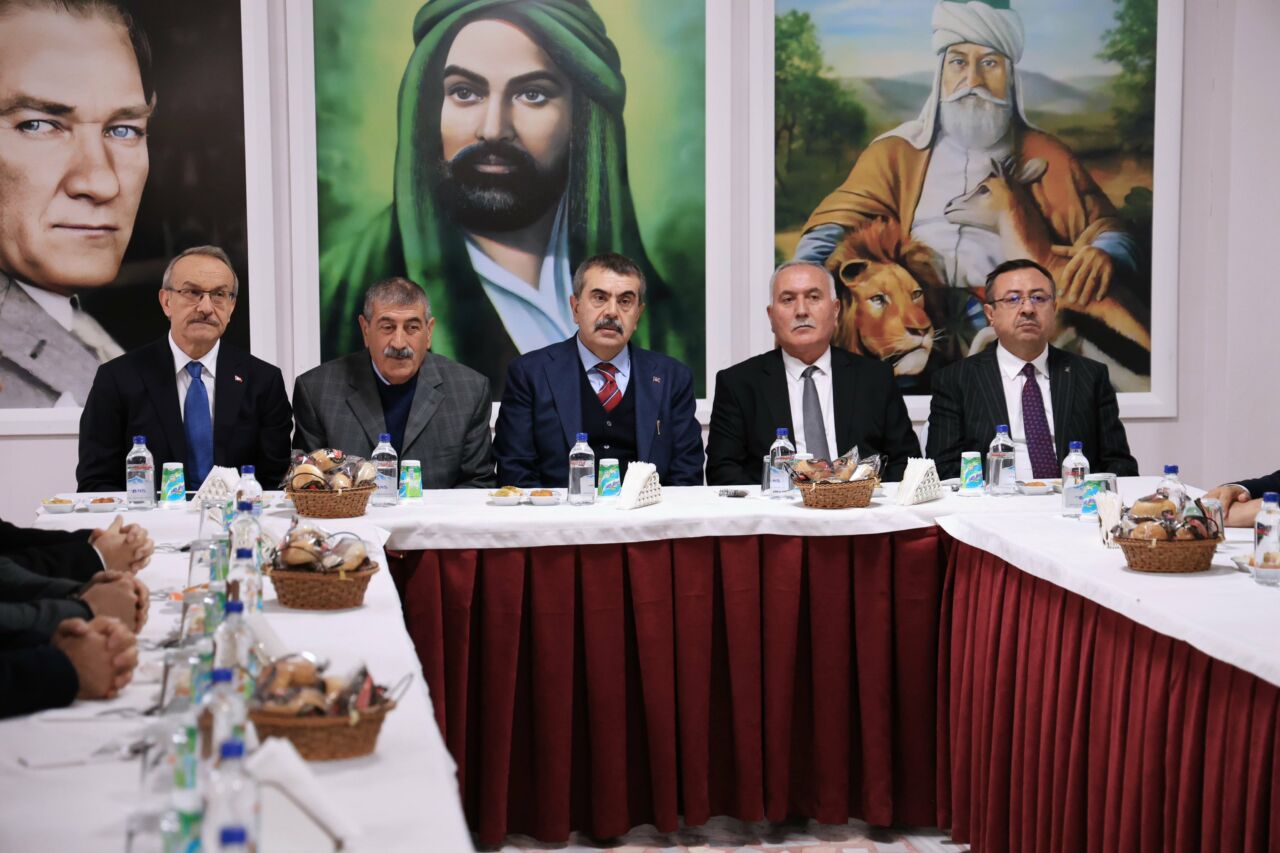 Milli Eğitim Bakanı Yusuf Tekin, Malatya ziyaretinde önemli açıklamalarda bulundu.