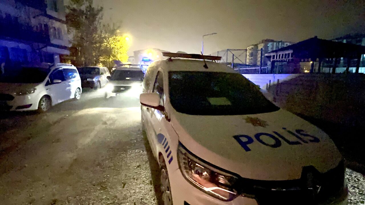 Malatya'da polisin "dur" ihtarına uymayan 16 yaşındaki ehliyetsiz motosiklet sürücüsü,