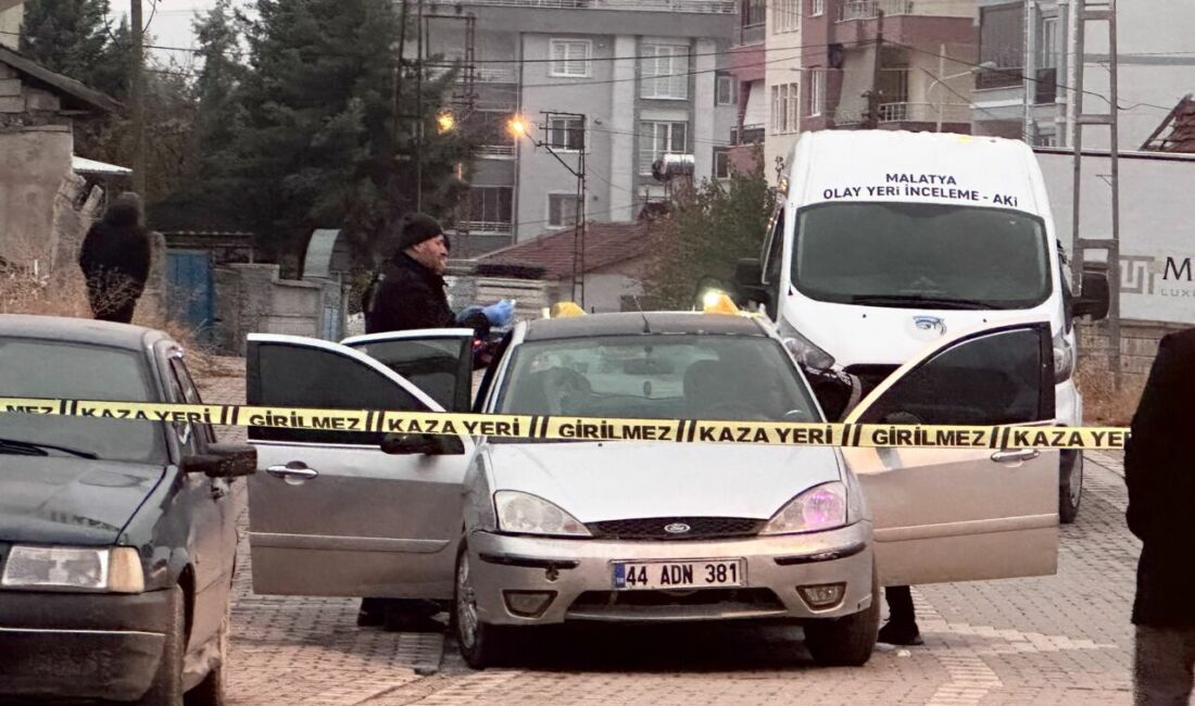 Yeşilyurt ilçesi Seyran Mahallesi'nde sabaha karşı bir araç içinde çıkan