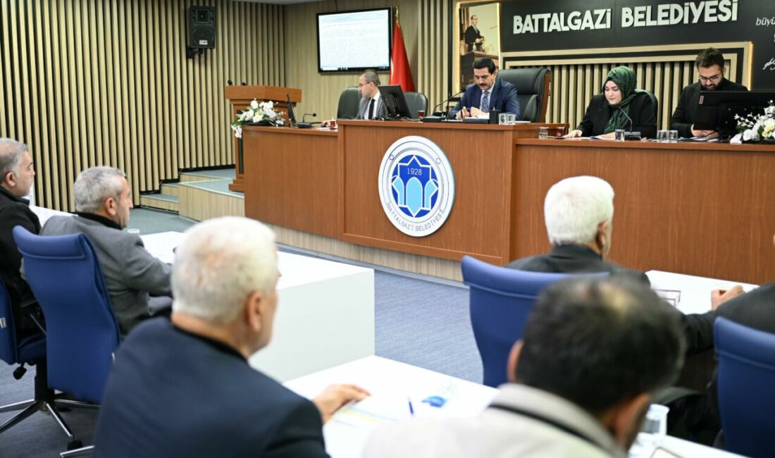 BATTALGAZİ’DEN 2026’YA YENİ HEDEFLER: GES, MÜZE ve AŞEVİ PROJELERİ Battalgazi Belediyesi Aralık Ayı Meclis Toplantısı'nın ikinci birleşimi, 2025 yılı