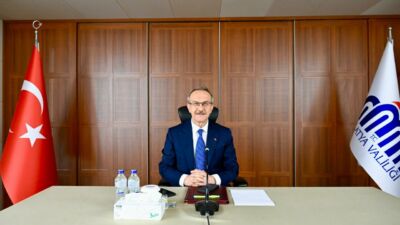 Vali Seddar Yavuz Esnaf Odaları İstişare Toplantısı’na Katıldı İl genelinde faaliyet gösteren esnaf ve sanatkâr odalarının başkanları ile