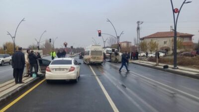 Malatya Yeşilyurt Topsöğüt Mahallesi'nde ehliyetsiz bir sürücünün kırmızı ışık ihlali