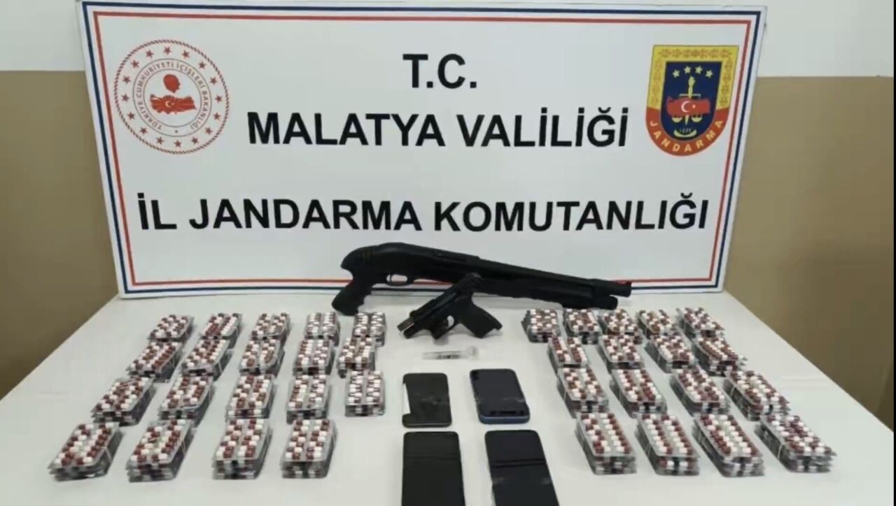 Jandarma Narkotik birimlerinin 29 ilde eş zamanlı yürüttüğü dev operasyonlarda