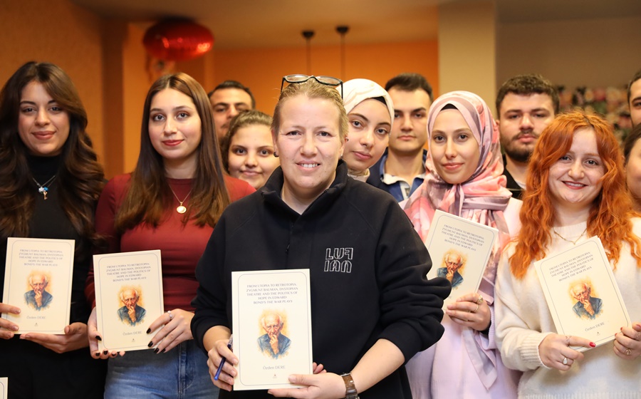 Akademisyen ve yazar Dr. Özden Dere, yeni kitabı “From Utopia