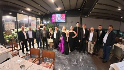 Şair, şarkı sözü yazarı, bestekâr ve solist Aygül Yürür, ikinci